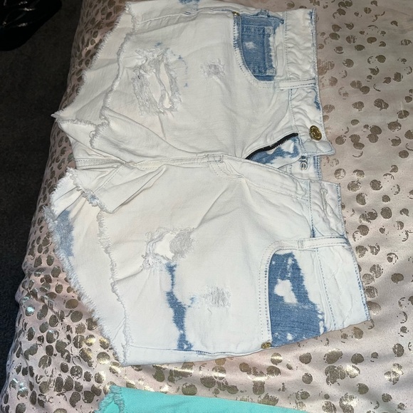 High waisted REFUGE shorts - Picture 5 of 5